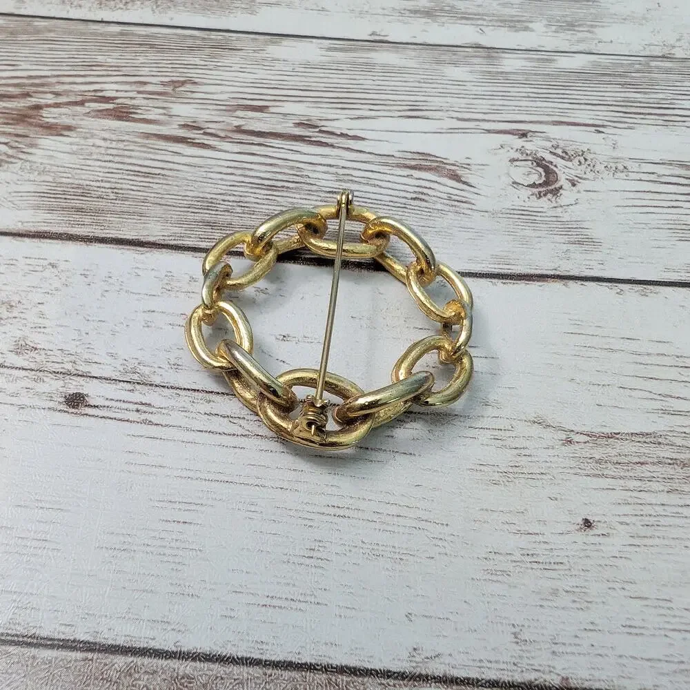 Vintage Brooch / Pin - Chain Design Circle 1 & 5/8